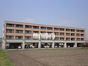 高級感のある単身用マンションです。
