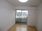 洋室にはエアコン1基付きますよ。