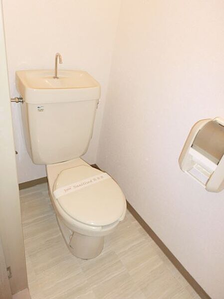 画像11:丁度良い広さのトイレです。