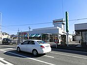 スーパー「トミダヤまで330m」