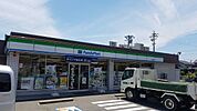 コンビニ「ファミリーマートまで400m」