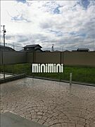 広々とした南向きのお洒落なお庭。
