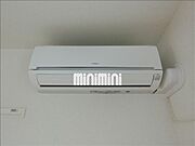 エアコン2基付き。