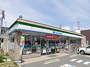 コンビニ「ファミリーマート大垣熊野町店まで862m」