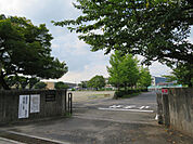 小学校「各務原市立那加第三小学校まで959m」