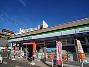 コンビニ「ファミリーマートまで510m」