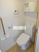 温水洗浄便座完備ですよ。
