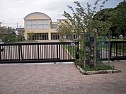 幼稚園、保育園「那加中央保育所まで650m」