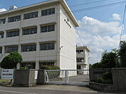 中学校「各務原市立中央中学校まで2828m」