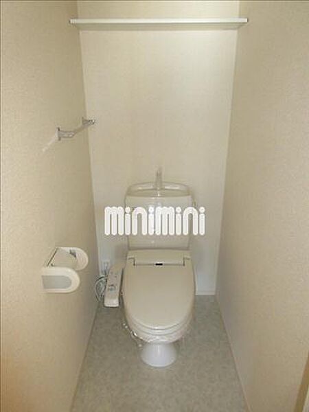 トイレ：トイレです。温水洗浄便座付き。