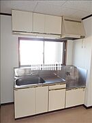 大型のキッチンでお料理も楽ですね