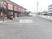 駐車場は余裕の有る広さです。