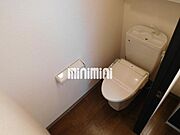 温水洗浄便座が備え付きですよ。