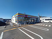 コンビニ「ミニストップ川合大橋店まで402m」
