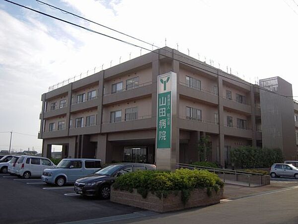 画像26:病院「山田病院まで1300m」