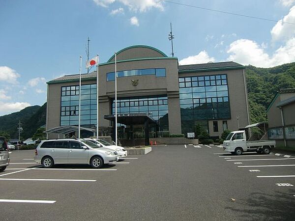 画像12:役所「坂祝町役場まで2000m」