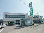 銀行「大垣共立銀行まで460m」
