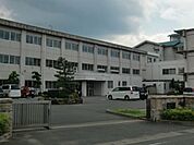 小学校「美濃加茂市立古井小学校まで983m」