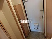 玄関の下駄箱と収納スペース