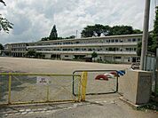 小学校「美濃加茂市立蜂屋小学校まで1962m」