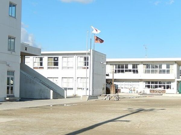 画像20:小学校「羽島市立中央小学校まで183m」