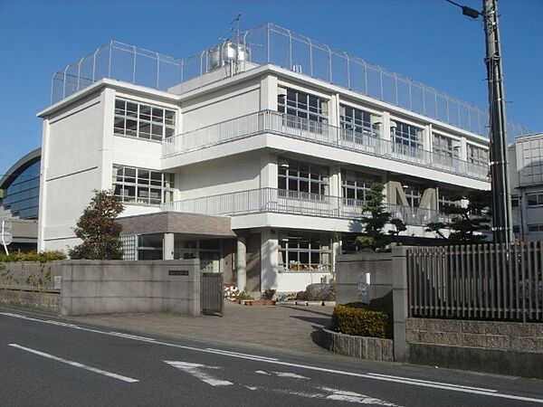 周辺：中学校「羽島市立竹鼻中学校まで2879m」