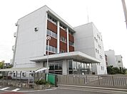 中学校「組合立東安中学校まで927m」