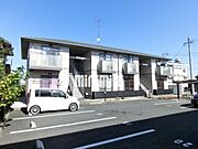 スーパーも近く、買い物にも便利な立地です！