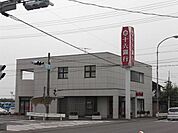 銀行「十六銀行安八支店まで580m」