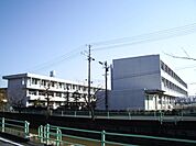 中学校「町立輪之内中学校まで100m」