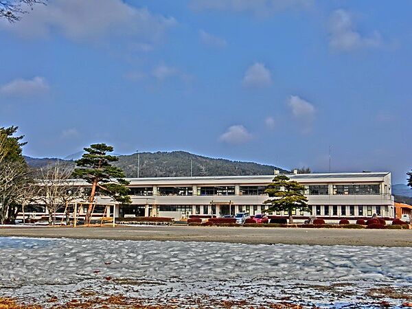 画像3:中学校「中津川市立福岡中学校まで1435m」
