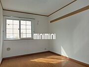 洋室6帖　南向きで明るい