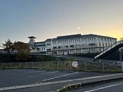 小学校「恵那市立大井小学校まで1165m」
