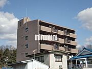 重量感のある落ち着いた外観です。