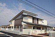 幼稚園、保育園「多治見市立精華小学校附属愛児幼稚園まで724m」