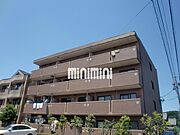 日当たりの良い重量感のある外観です。