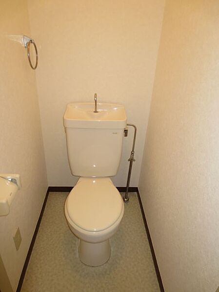 画像6:清潔なトイレ