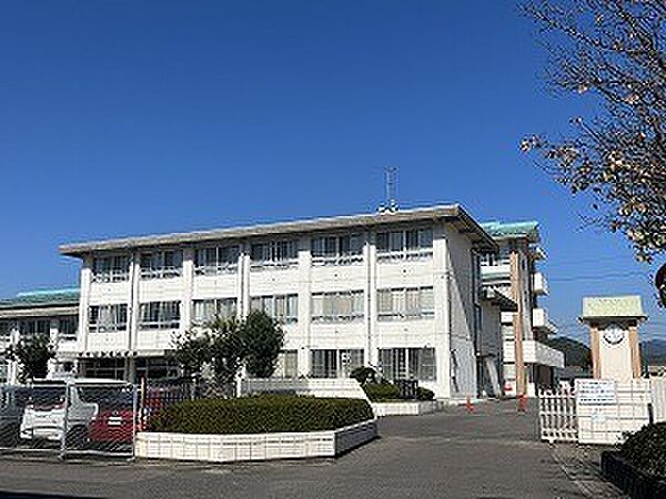 画像21:小学校「関市立金竜小学校まで1260m」