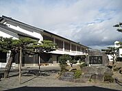 小学校「郡上市立八幡小学校まで700m」