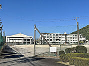 中学校「岐阜市立藍川中学校まで617m」