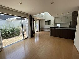 四日市市日永1丁目戸建て 1 1階4LDKのリビング/ダイニング