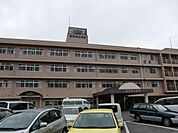 病院「菰野厚生病院まで650m」