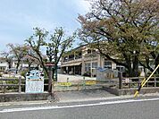 幼稚園、保育園「納屋幼稚園まで120m」