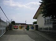 幼稚園、保育園「日永中央保育園まで580m」