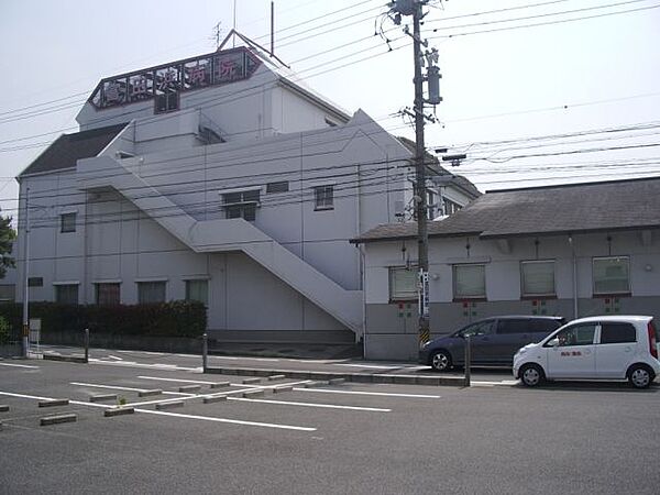 画像23:病院「富田浜病院まで200m」
