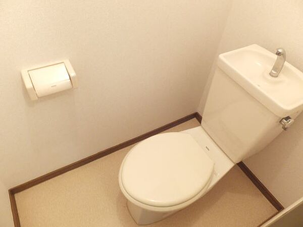 トイレ：清潔なトイレですよ