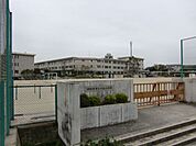 小学校「市立川島小学校まで600m」