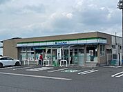 コンビニ「ファミリーマート名四亀須店まで308m」