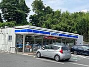 コンビニ「ローソン川越町高松店まで747m」