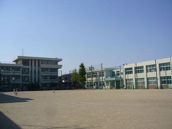 画像21:小学校「市立豊津小学校まで670m」
